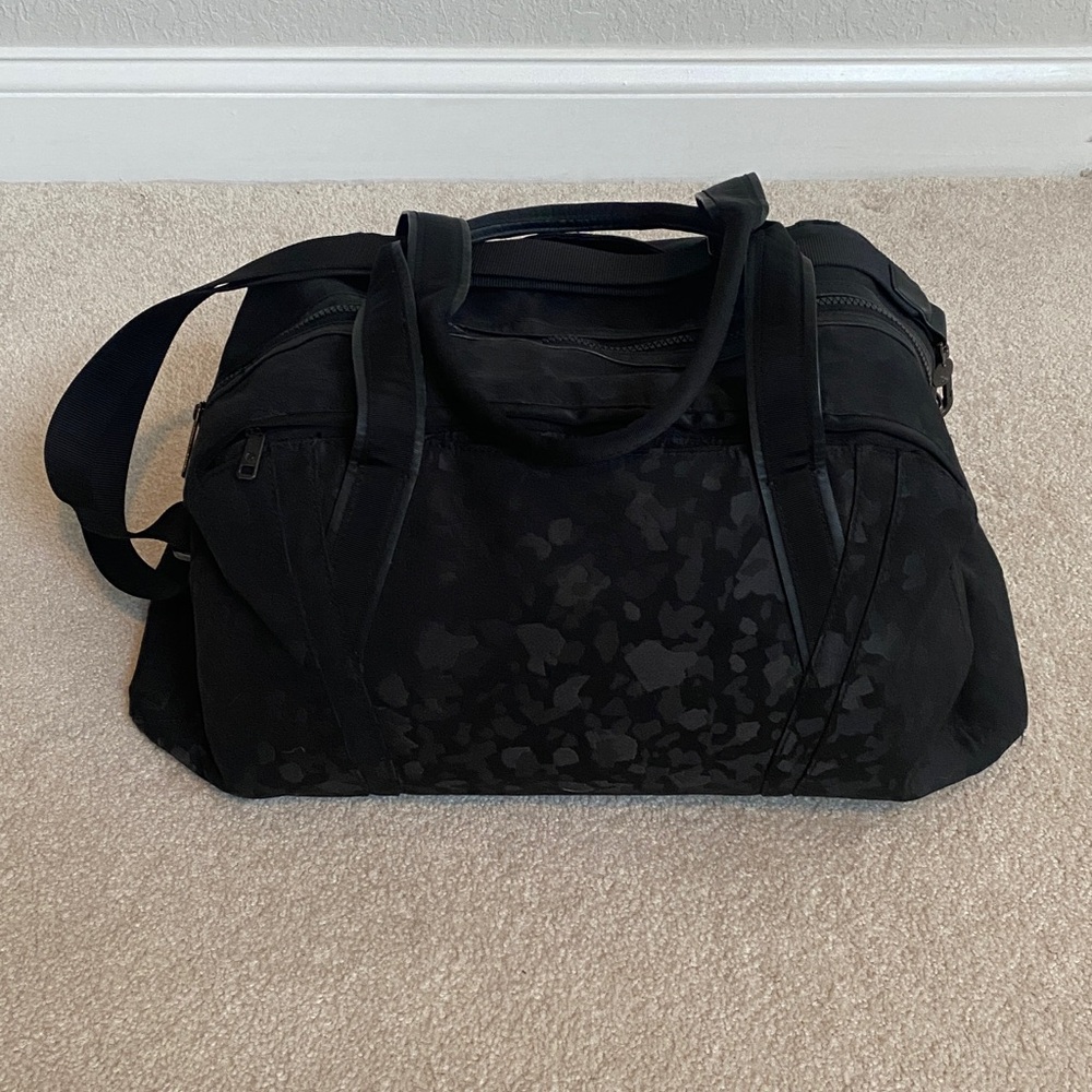 Lululemon Stylish Black Unisex Duffle Bag/Backpack Set - Picture 4 of 16